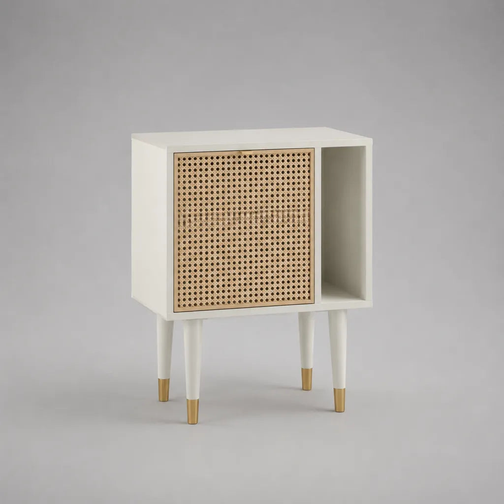 Nachttisch mit Stauraum und Rattantür aus MDF und Massivholz, Weiß/Naturfarben/Goldfarben, 50 × 35 × 65 cm